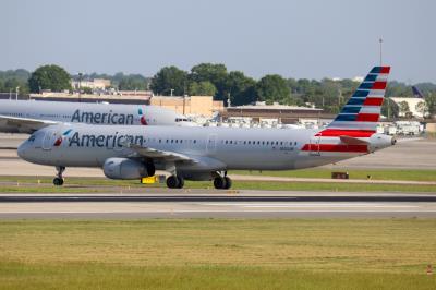 Photo of aircraft N553UW operated by American Airlines