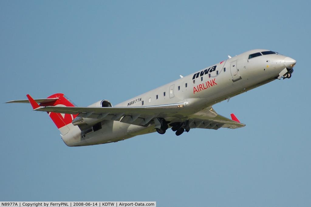 Photo of aircraft N8977A operated by Pinnacle Airlines