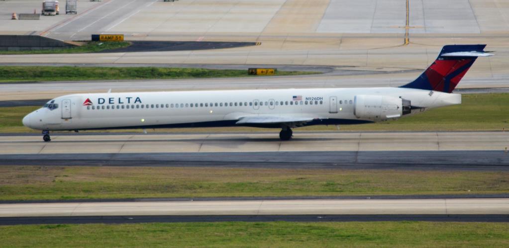 Photo of aircraft N926DH operated by Delta Air Lines