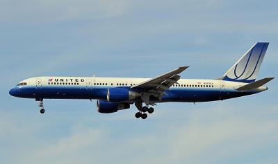 Photo of aircraft N563UA operated by United Airlines