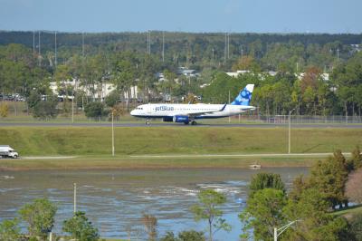 Photo of aircraft N715JB operated by JetBlue Airways