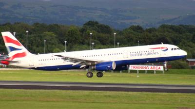 Photo of aircraft G-EUXL operated by British Airways