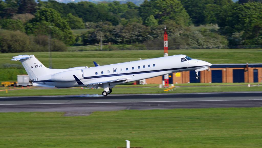 Photo of aircraft G-XPTV operated by Arena Aviation Ltd