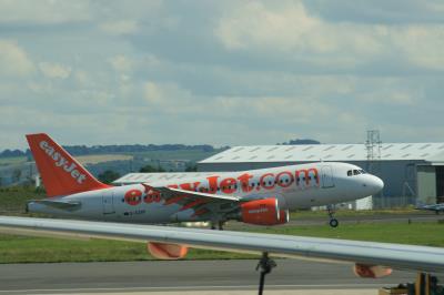 Photo of aircraft G-EZBP operated by easyJet