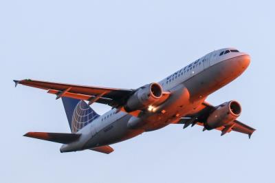 Photo of aircraft N803UA operated by United Airlines