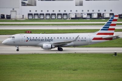 Photo of aircraft N137HQ operated by American Eagle