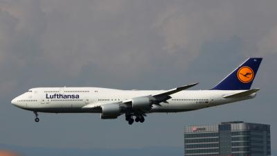 Photo of aircraft D-ABYS operated by Lufthansa