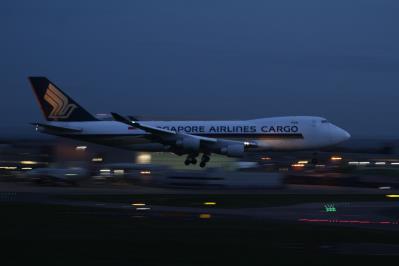 Photo of aircraft 9V-SFK operated by Singapore Airlines