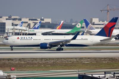 Image of aircraft registration N185DN - A 767-332(ER)(WL) operated by Delta Air Lines