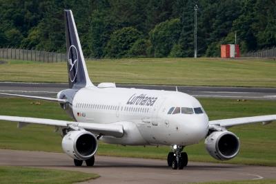 Photo of aircraft D-AILW operated by Lufthansa Cityline