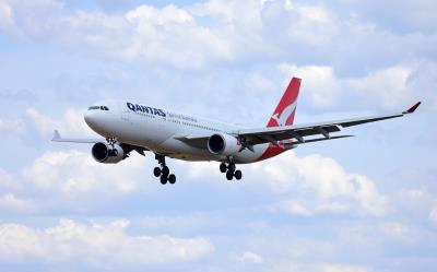 Photo of aircraft VH-EBA operated by Qantas