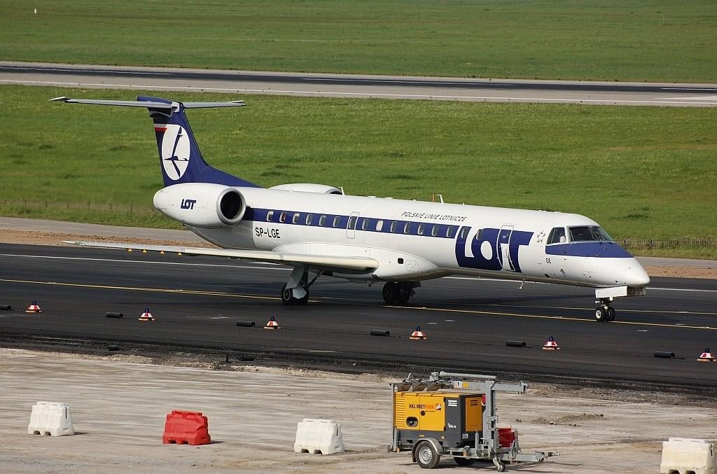 Photo of aircraft SP-LGE operated by LOT - Polish Airlines