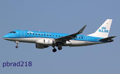 Image of aircraft registration PH-EXS - A ERJ-175STD (ERJ-170-200) operated by KLM Cityhopper