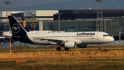 Image of aircraft registration D-AIZG - A A320-214 operated by Lufthansa