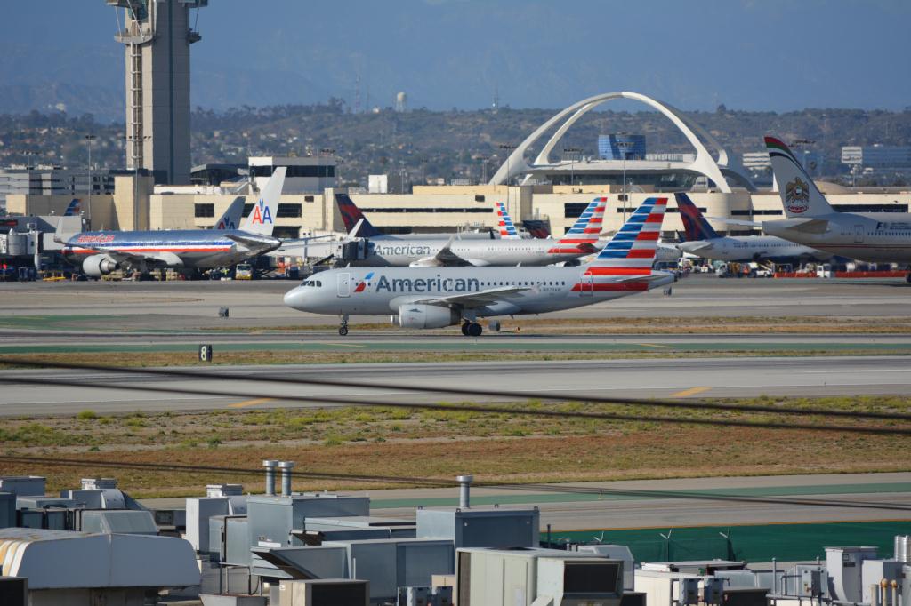 Photo of aircraft N829AW operated by American Airlines