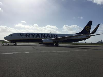 Photo of aircraft EI-DAC operated by Ryanair