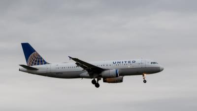 Photo of aircraft N457UA operated by United Airlines