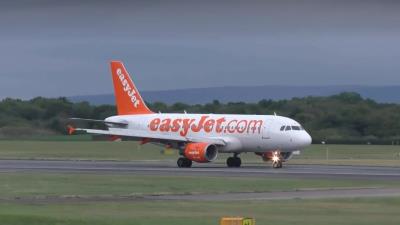 Photo of aircraft OE-LQT operated by easyJet Europe