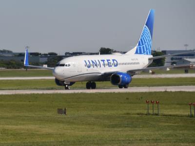 Photo of aircraft N38727 operated by United Airlines