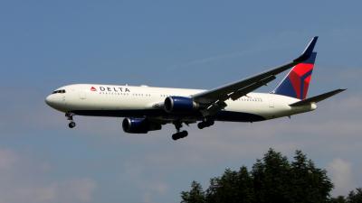 Photo of aircraft N1604R operated by Delta Air Lines