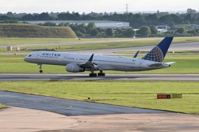 Photo of aircraft N17104 operated by United Airlines