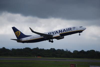 Photo of aircraft EI-EVS operated by Ryanair