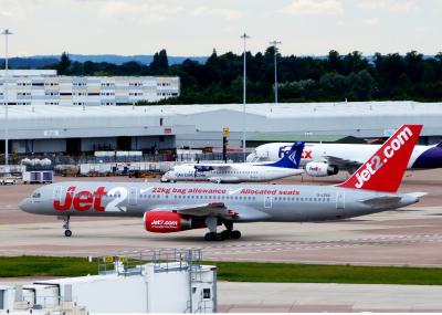 Photo of aircraft G-LSAA operated by Jet2