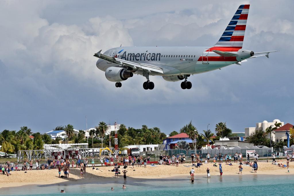 Photo of aircraft N713UW operated by American Airlines