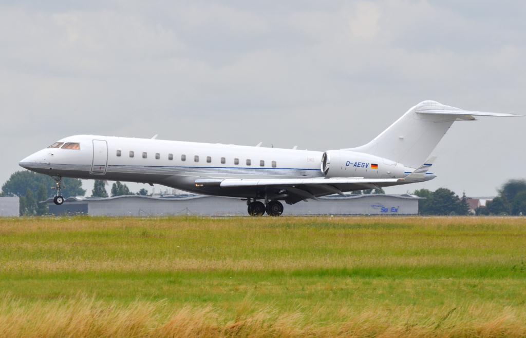 Photo of aircraft D-AEGV operated by K5 Aviation