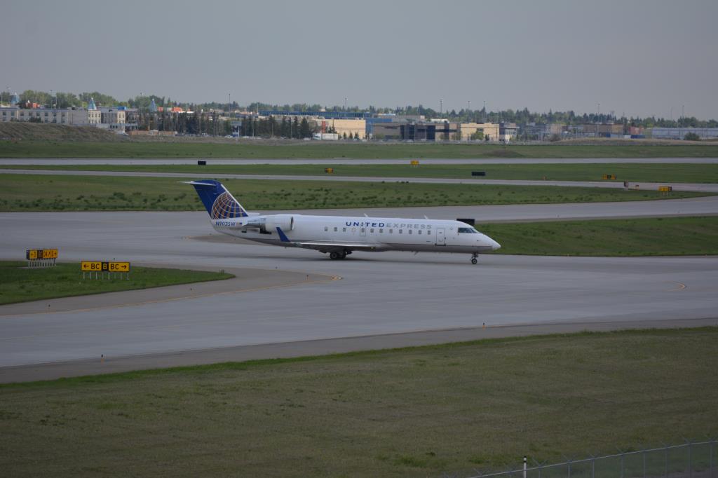 Photo of aircraft N903SW operated by United Express