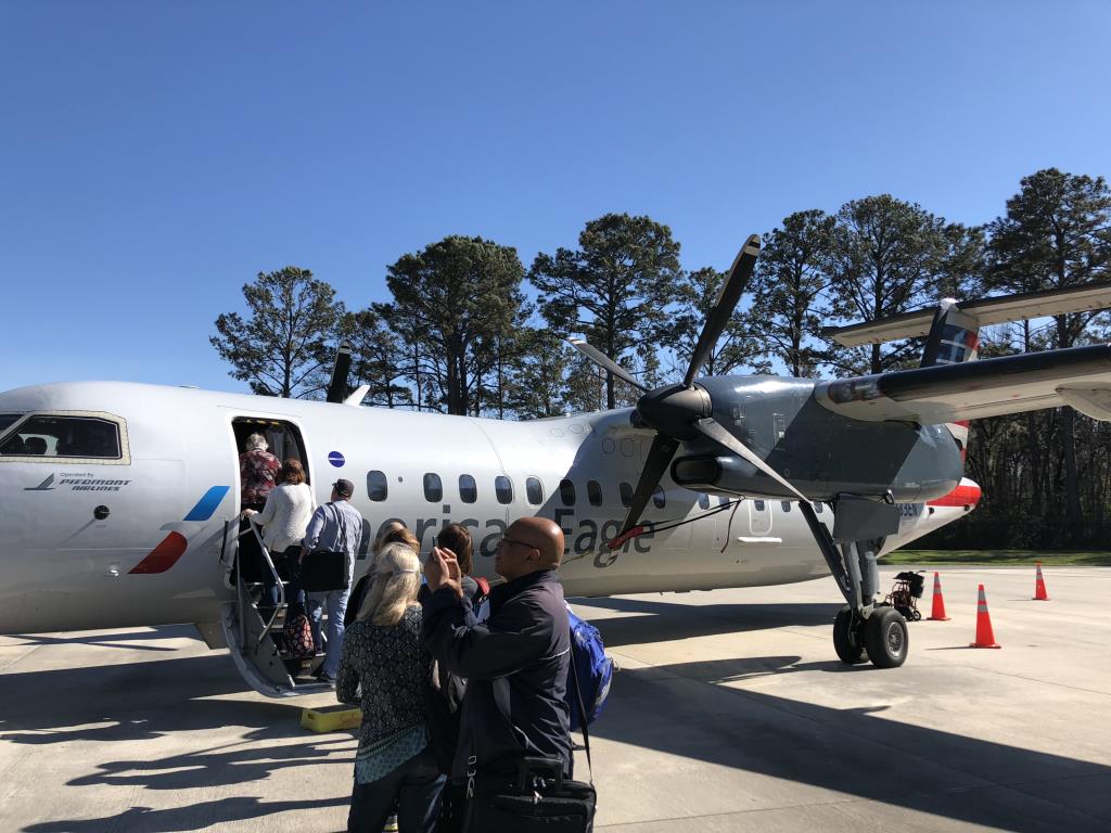 Photo of aircraft N333EN operated by Piedmont Airlines