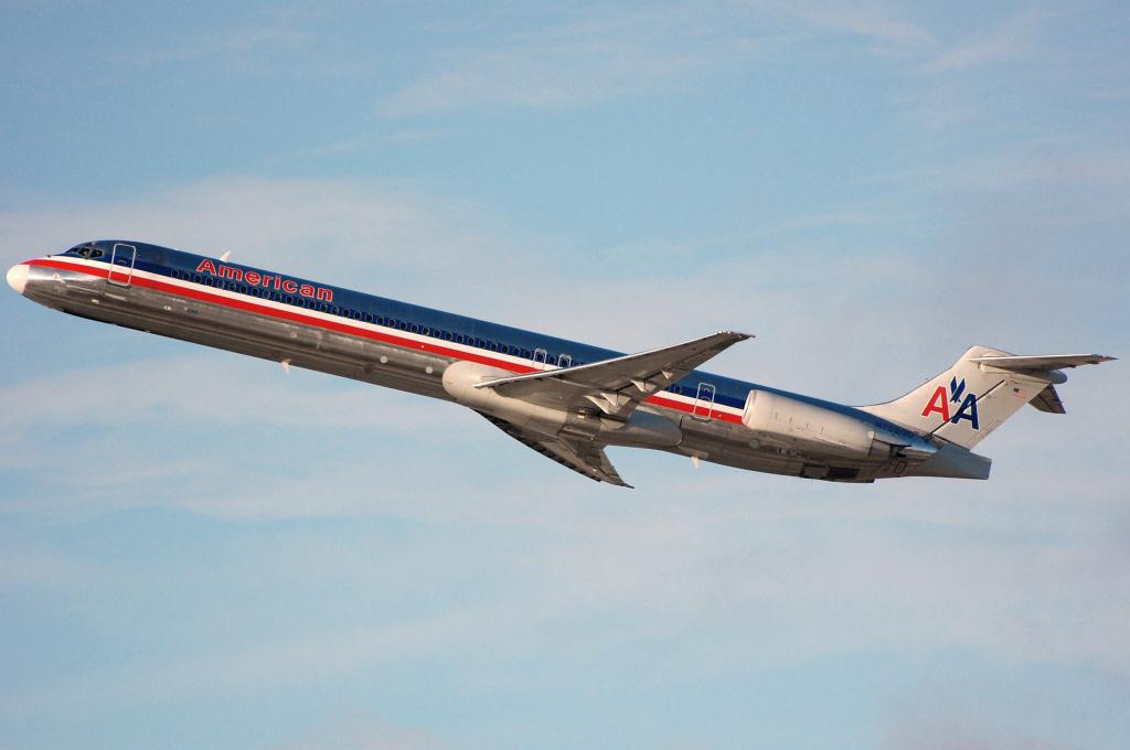 Photo of aircraft N76200 operated by American Airlines