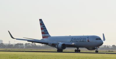 Photo of aircraft N390AA operated by American Airlines