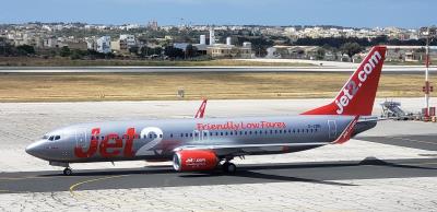 Image of aircraft registration G-JZBL - A 737-800(WL) operated by Jet2