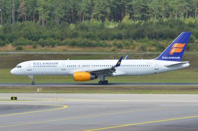 Photo of aircraft TF-LLX operated by Icelandair