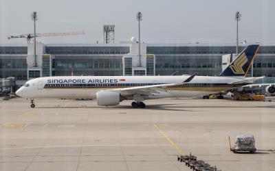 Photo of aircraft 9V-SJF operated by Singapore Airlines