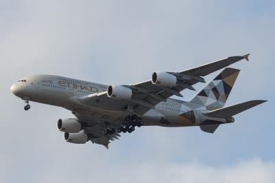 Photo of aircraft A6-APB operated by Etihad Airways