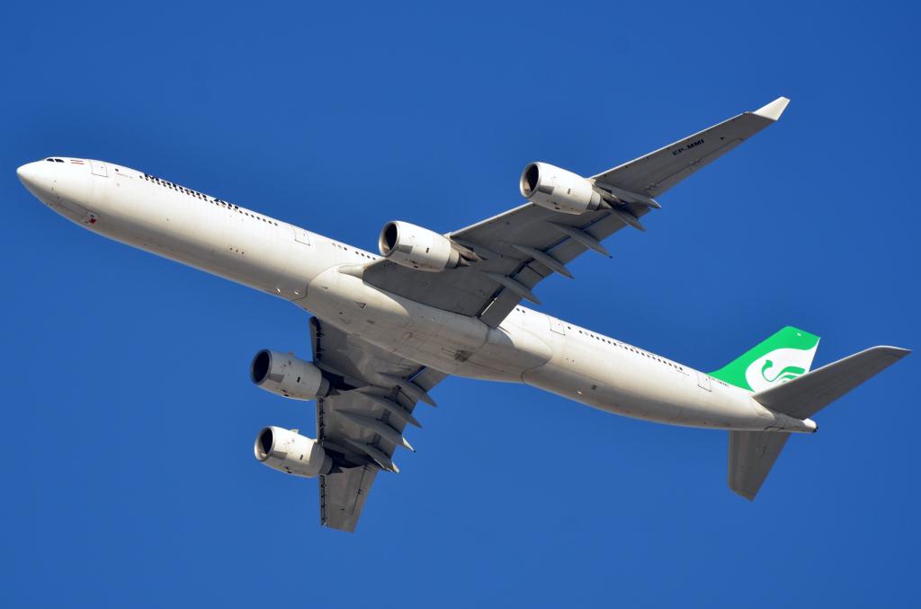 Photo of aircraft EP-MMI operated by Mahan Air
