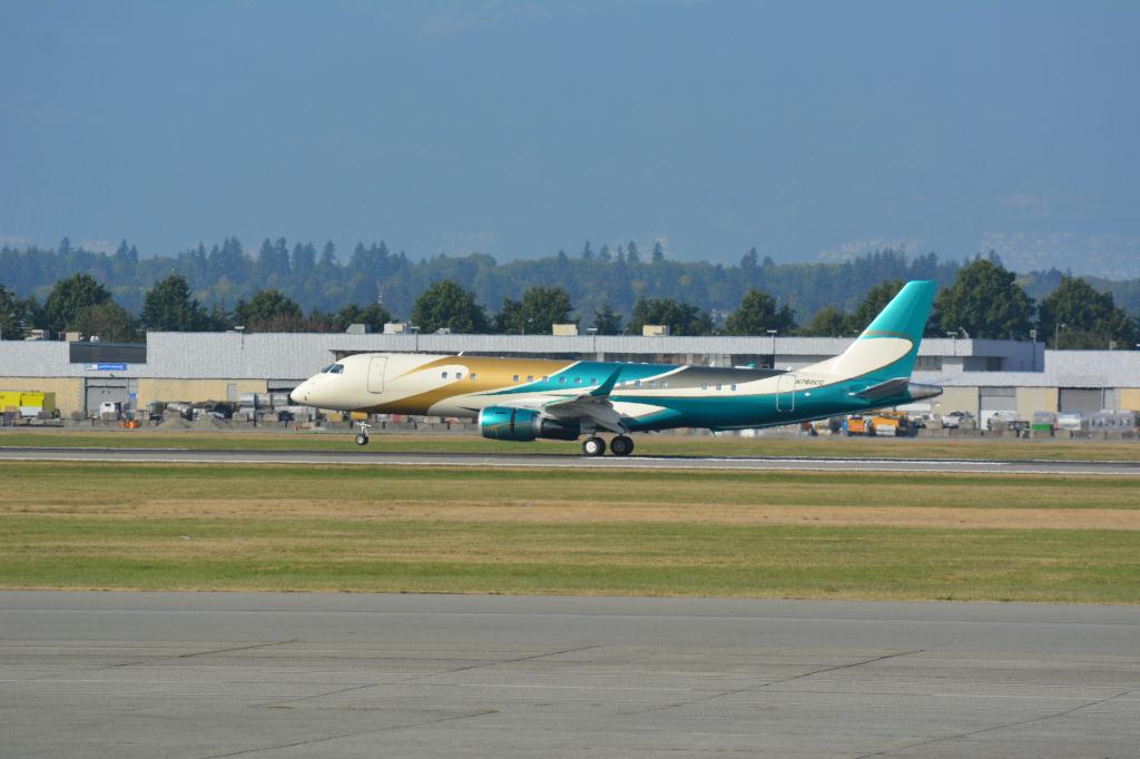 Photo of aircraft N760CC operated by Challenger Management LLC