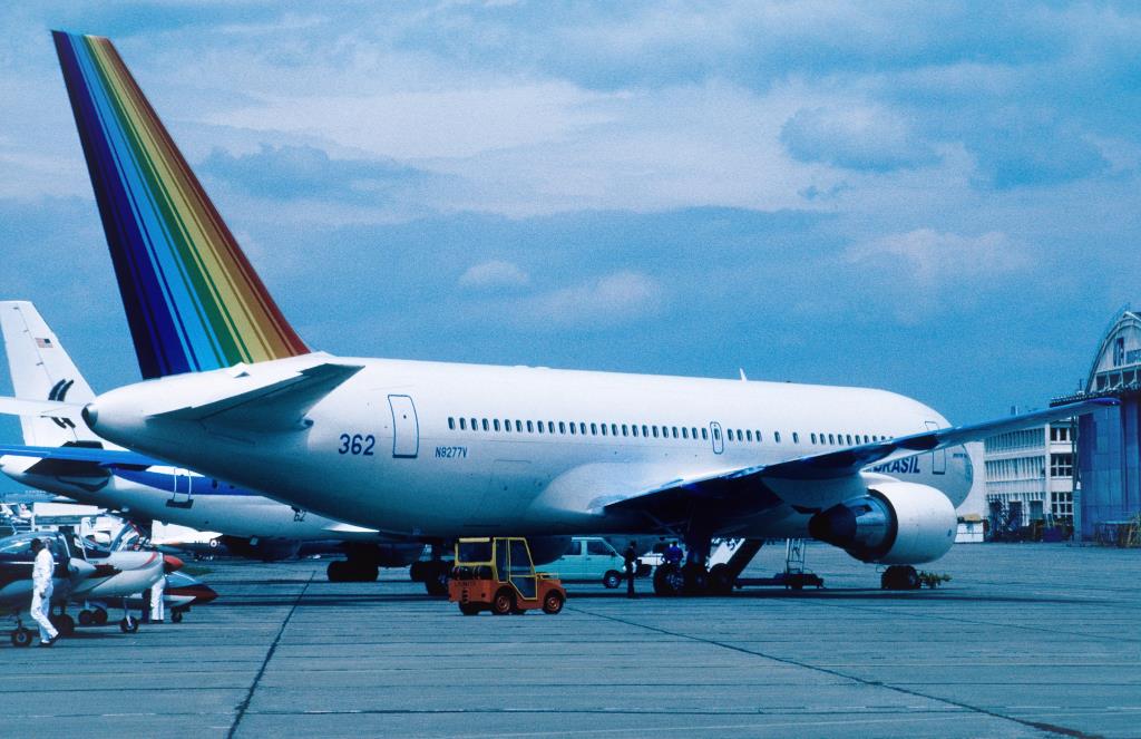 Photo of aircraft N8277V operated by Boeing