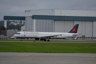 Image of aircraft registration C-GIUF - A A321-211 operated by Air Canada