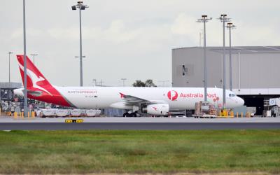 Photo of aircraft VH-ULW operated by Qantas Freight
