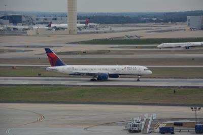 Photo of aircraft N671DN operated by Delta Air Lines