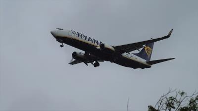 Photo of aircraft EI-DYM operated by Ryanair