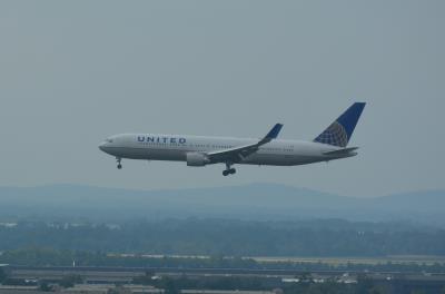 Image of aircraft registration N655UA - A 767-322(ER) operated by United Airlines