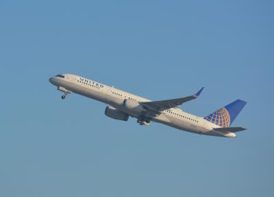 Photo of aircraft N12125 operated by United Airlines