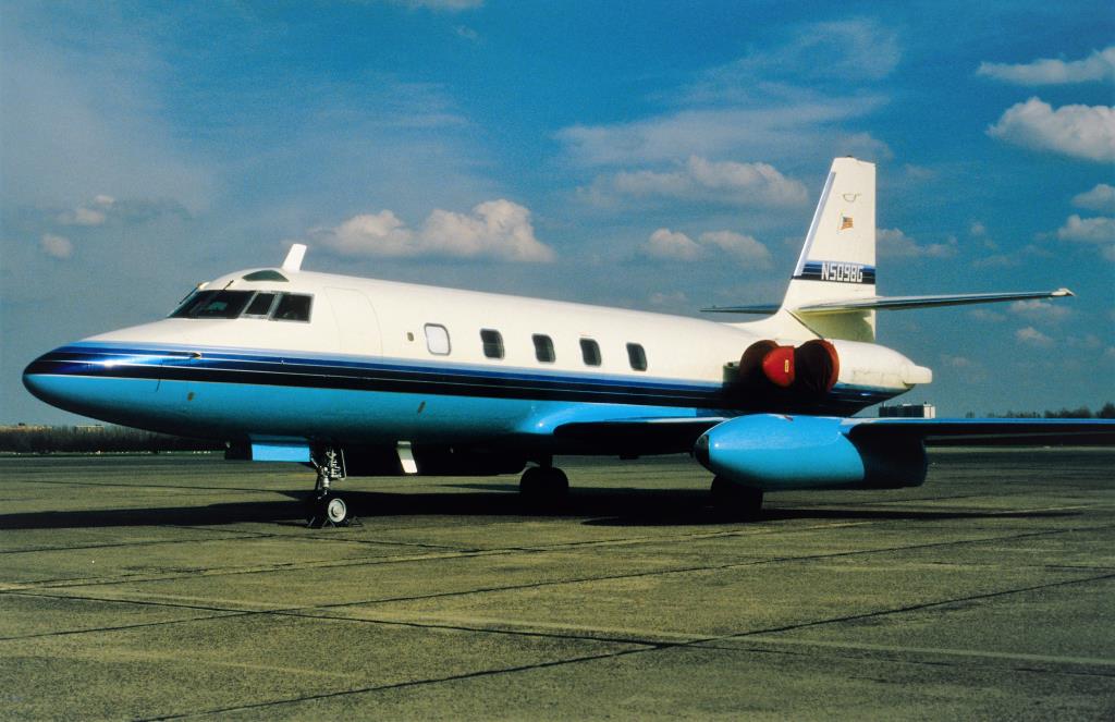 Photo of aircraft N5098G operated by Bruce P. McNall