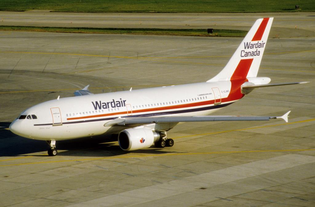 Photo of aircraft C-GJWD operated by Wardair Canada