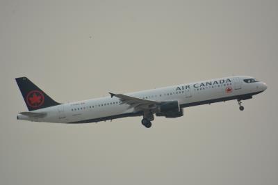 Photo of aircraft C-FGKZ operated by Air Canada