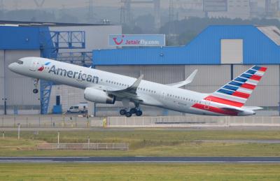 Image of aircraft registration N206UW - A 757-2B7(WL) operated by American Airlines